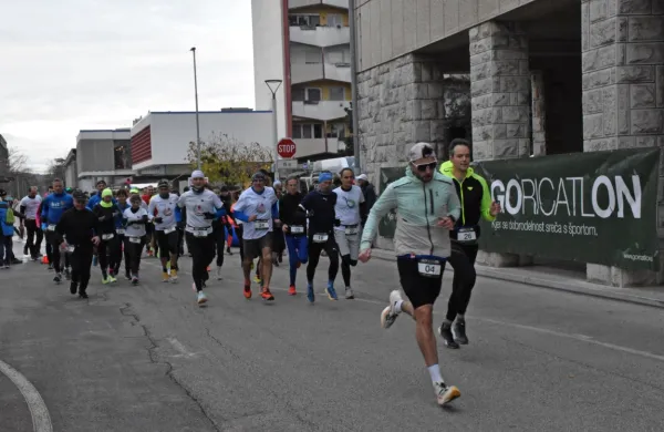 Na Goricatlonu je  po središču Nove Gorice dobrodelno teklo več 
kot 300 udeležencev.