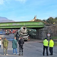 Solkan: s hru&scaron;ko trčil v železni&scaron;ki most in ga dvignil (FOTO)