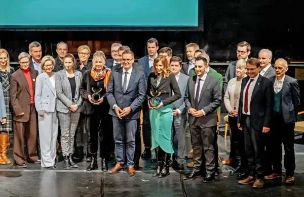 Evropska prestolnica kulture (EPK) 2025 Nova Gorica - Gorica je 
prejemnica nagrade Meline Merkuri v višini 1,5 milijona evrov, ki jo 
podeljuje Evropska komisija.