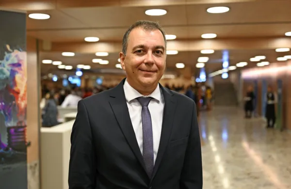 Robert Ljoljo je novi generalni direktor  Zavoda za zdravstveno 
zavarovanje Slovenije.