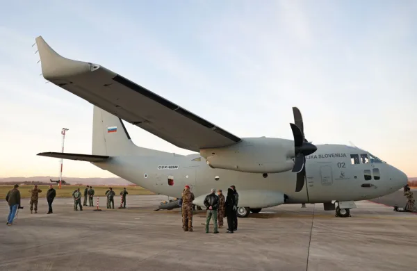 Drugo transportno letalo spartan C-27J Edvard Rusjan je danes 
pristalo v vojašnici Jerneja Molana v Cerkljah ob Krki.