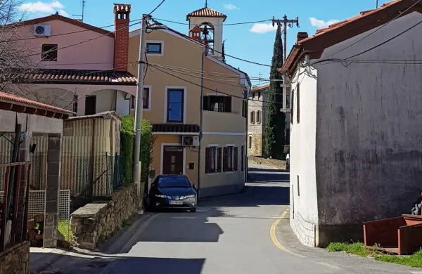 Od srede popolna zapora ceste skozi Gažon