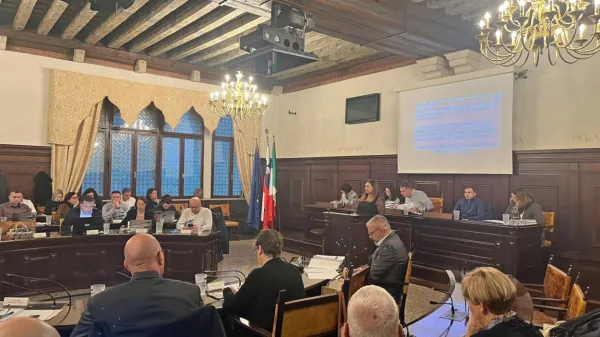 Na današnji seji koprskega mestnega sveta so svetniki potrdili 
občinski proračun za leto 2025. 