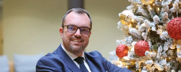 Dr. Laris Gaiser pravi, da je kot zaprisežen panevropejec  prepričan, 
da Balkan spada v evropsko družino. “Ampak v regiji ne bo nikoli 
miru in medsebojnega sožitja, če ne eliminiramo vseh faktorjev, ki 
omogočajo nacionalizme.”