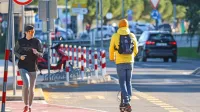 Trajnostna mobilnost je ključna pri sprejemanju nove strategije. 
Le ta spodbuja hojo, kolesarjenje in uporabo javnega prevoza na 
račun omejevanja osebnega motornega prometa.