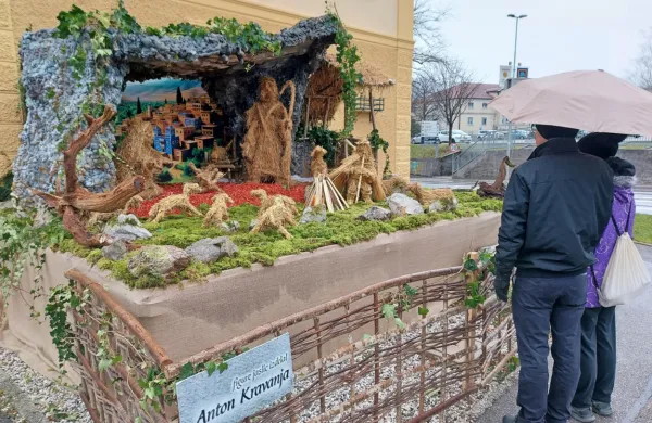 Jaslice Antona Kravanja  so na ogled na tolminski jaslični poti. 