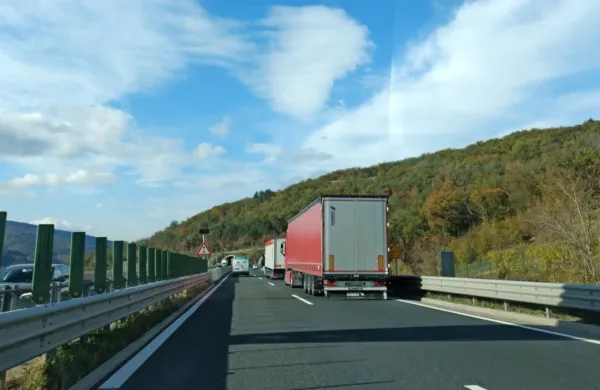 Išče se voznica modrega vozila