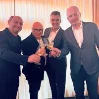 Zdravica gostiteljev: Gašpar Gašpar Mišič, Matjaž Murko, Andrej Kraševec in Miha Zupanc (z leve).