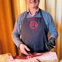 Jordan Cigoj je prišel v Portorož s pršutom iz mangalice.