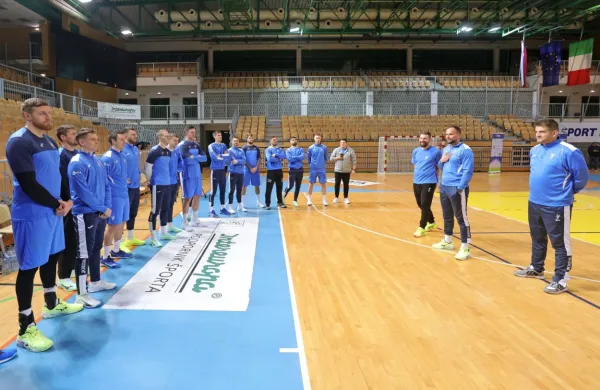 Slovenski rokometaši v koprski Bonifiki brusijo formo za svetovno 
prvenstvo.  