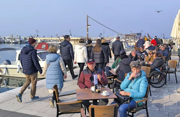 Izola  je decembra gostila  za desetino več turistov, lepo vreme je privabilo tudi veliko enodnevnih gostov. 

