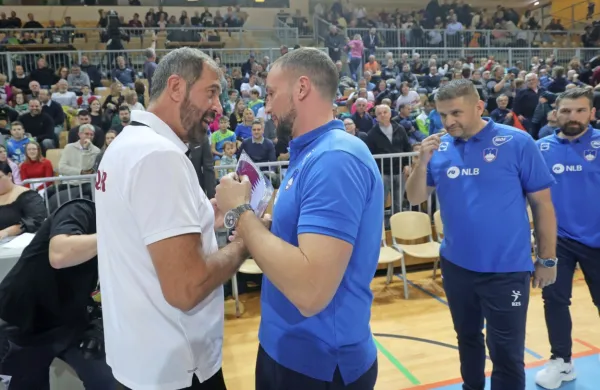Veselin Vujović (levo) in Uroš Zorman si imata vedno veliko za 
povedati. 