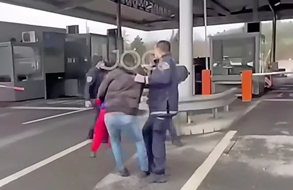 Na mejnem prehodu Starod sta minuli ponedeljek protestirala 
albanska državljana.