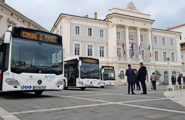 Občina Piran in prevozno podjetje Arriva sta 10-letno koncesijsko 
pogodbo podpisala leta 2017.  