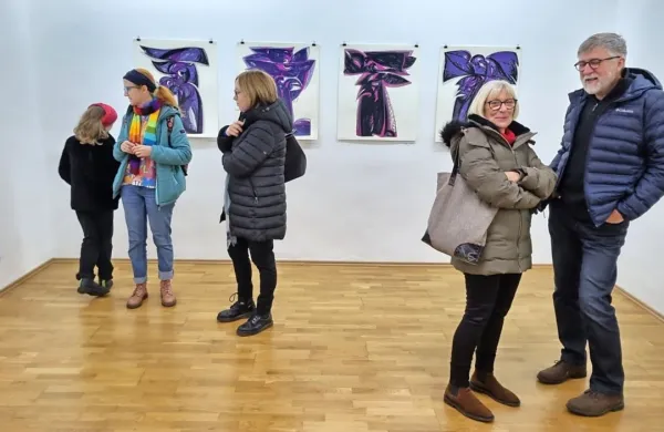 V Lokarjevi galeriji so na ogled grafična dela  20 članov DLUSP.