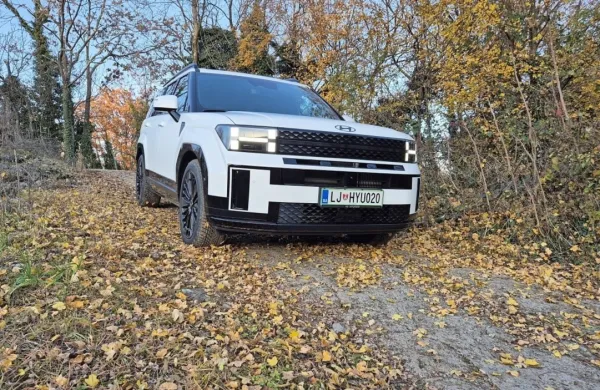 Hyundai santa fe je v novi generaciji doživel popoln preporod, kar 
se oblike tiče.
