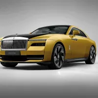 V lanskem letu sta bila registrirana tudi dva električna Rolls Royce 
spectra, katerega cena v osnovi znaša okrog 400 tisočakov.
