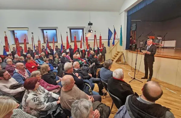  Slavnostni govornik Matjaž Nemec je    poudaril, da je bitka za 
Trnovo zapisana kot eno največjih poglavij narodnoosvobodilnega 
boja na slovenskih tleh.