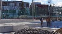 Po rušitvenih  delih gradbinci začenjajo  obnovo, ki obsega tudi 
kanal za lažji dostop do bazenskih cevovodov in instalacij.