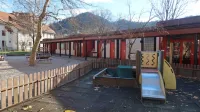 Vrtec “Prelovčeva”  v Idriji je bil zaradi sevanja radona konec 
prejšnjega stoletja med prvimi v državi saniran, potem še večkrat 
in minulo leto ponovno. Pol leta so meritve ustrezne.