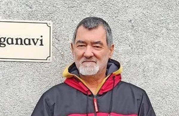 V Suhorju so na pročelje namestili hišno ime  Grganavi.