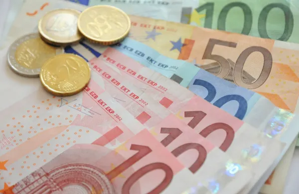 Minimalna plača v letu 2025 vi&scaron;ja za stopnjo inflacije