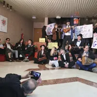Zmelkoow so na sedežu Primorskih novic posneli nov videospot za &ldquo;himno vseh egoistov&rdquo; (FOTO, VIDEO)
