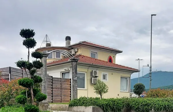 Po majskih preiskavah  so   novogoriški kriminalisti  konec lanskega  
leta na  specializirano tožilstvo,  ki je usmerjalo  predkazenski  
postopek,  poslali kazenske  ovadbe.  