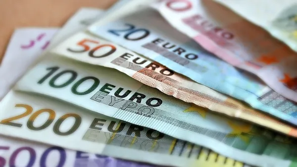 Po rekordnem letu 2024, ko so delnice razvitih trgov, plemenite 
kovine in predvsem kriptovalute močno zrasle, nekateri napovedujejo, da se aktualni bikovski borzni cikel očitno bliža 
zgornjemu robu.