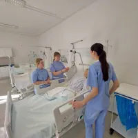 Gimnazija in zdravstvena &scaron;ola Nova Gorica je s prenovo dobila sedem sodobno opremljenih strokovnih učilnic (FOTO)