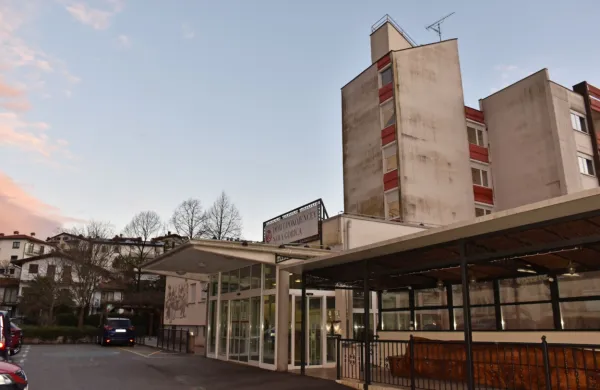 Dom upokojencev v matični stavbi v Novi Gorici in na domovih 
skrbi za pomoč ostarelim v kar šestih občinah. 