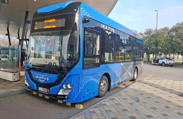 Ikarus 80e