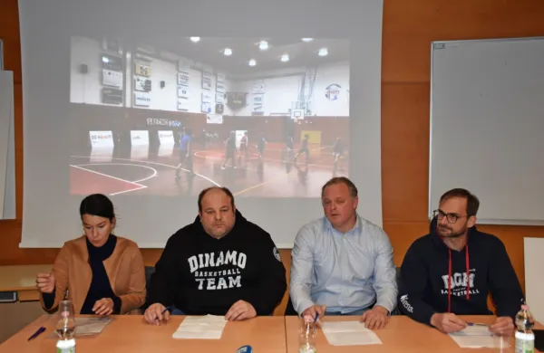 Projekt so  uvodoma predstavili (z leve) Tamara Miljavec (Ljudska 
univerza Nova Gorica, Luca Zucco (Dinamo Gorica), Marko Marcetič (Gorica Basketball Nova Gorica) in Mitja Primosig (Dom 
Gorica). 