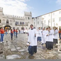 &Scaron;tumpf prevzel koprsko &scaron;kofijo v upravljanje (FOTOGALERIJA)