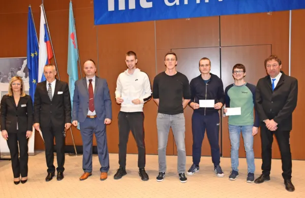 29. &scaron;ahovski Hit open Indijcu, bron Slovencu