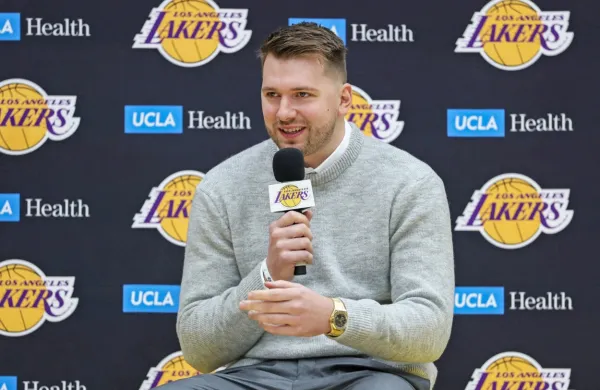 Slovenski košarkarski superzvezdnik Luka Dončić je na današnji 
novinarski konferenci prvič po presenetljivi menjavi spregovoril 
kot član Los Angeles Lakers.