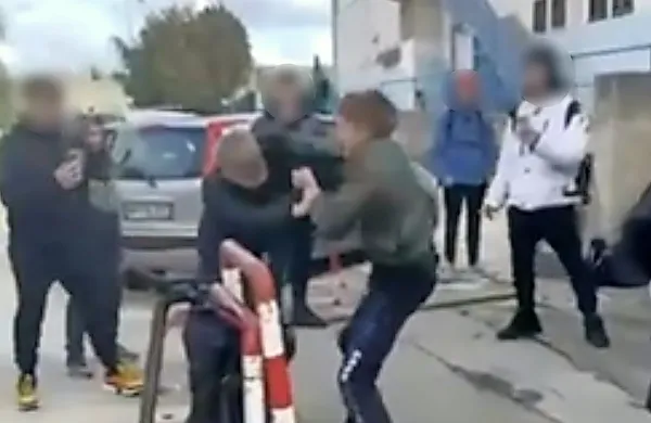 Obalna dijaška skupnost v teh dneh z zaskrbljenostjo spremlja 
dogajanje med mladimi v Izoli.