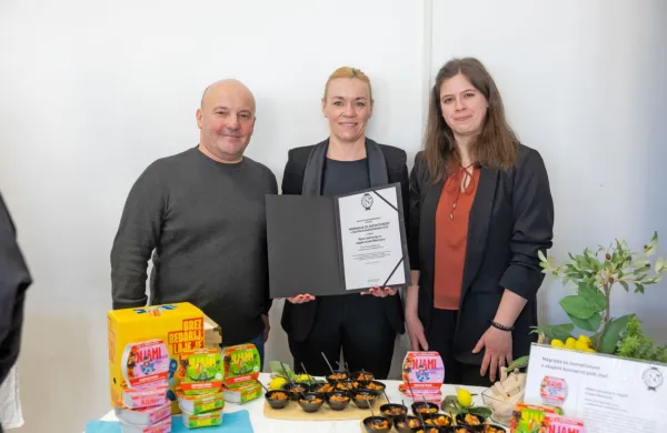 Ekipa skupine Pivka-Delamaris:  (z leve) tehnolog   Boštjan Mali,  
vodja blagovne znamke Mateja Grlj Primc in tehnologinja Eva 
Hrvatin