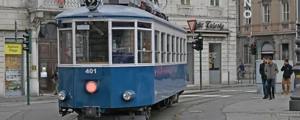Openski tramvaj v Trstu je eden redkih na svetu, ki na delu proge 
deluje kot žična vzpenjača. 