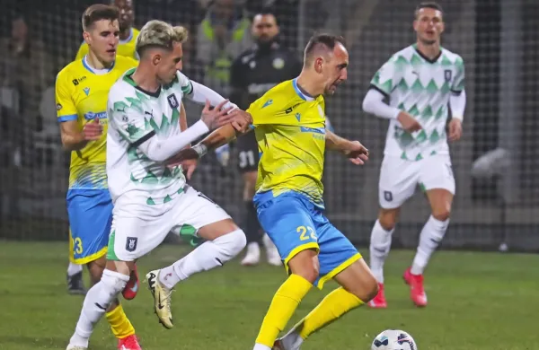 Denis Popović (desno) je proti Olimpiji zelo verjetno odigral zadnjo 
tekmo v koprskem dresu