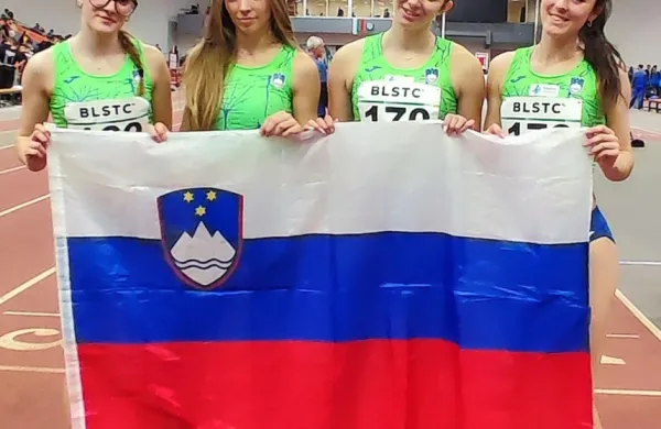 Zlata slovenska štafeta 4 x 400 metrov v postavi Ema Vehovar, 
Manca Marčelja, Maša Medjimurec in Mija Marušič.