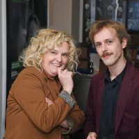 Direktorica gledališča Katja Pegan si je predstavo ogledala v 
družbi sina Vida Prinčiča.