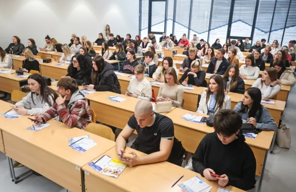 Podobno obiskane predavalnice Univerze na Primorskem kot lani 
na informativnih dnevih  pričakujejo tudi jutri in v soboto.