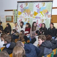 Na informativnih dnevih se mladi odločajo o svoji prihodnosti (FOTO)