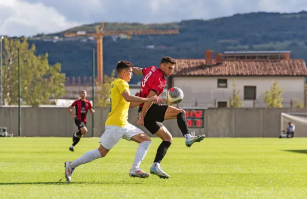 Nogometaši Primorja in Kopra bi morali ob 13. uri v Ajdovščini 
začeti tekmo 21. kroga Prve lige Telemach, a so jo odpovedali.