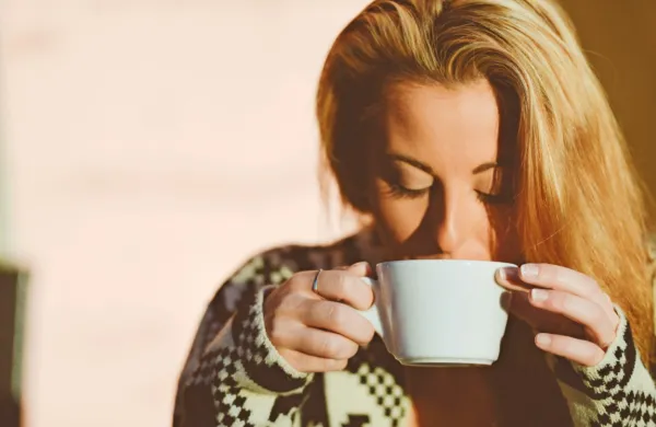 Pri gripi in  podobnih boleznih je pomembno, da okuženi zaradi visoke temperature in hidracije ter lažjega 
prebolevanja vsak dan pije veliko tekočine s C vitaminom. Še najboljši je  mlačen čaj s svežim  limoninim sokom. 