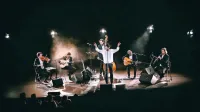 Vlado Kreslin in Momento Cigano oziroma Momento Cigano in Vlado Kreslin so s skupnim projektom navdušili občinstvo Kulturnega doma Nova 
Gorica, jutri skupno pot  nadaljujejo v portoroškem Avditoriju. 