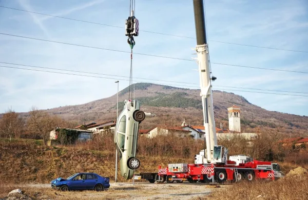 V Kromberku so  prikazali, kaj ostane od avtomobila pri trčenju s 
120 kilometri na uro v mirujočo oviro.
