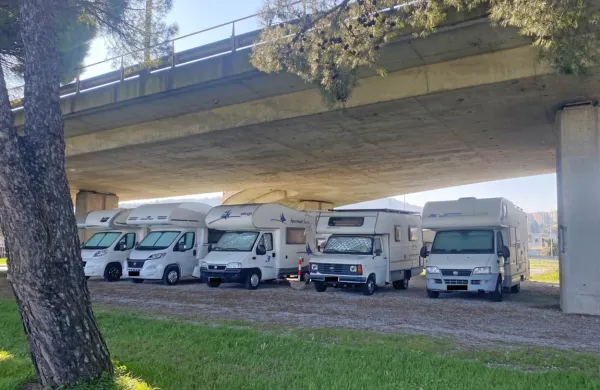 Koper je zaradi milega primorskega podnebja med avtodomarji 
priljubljen skozi vse leto. 