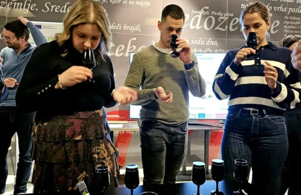 Študentje  Fakultete za vinogradništvo in vinarstvo so lahko 
znanje, ki so ga pridobili med študijem, preizkusili v praksi. 